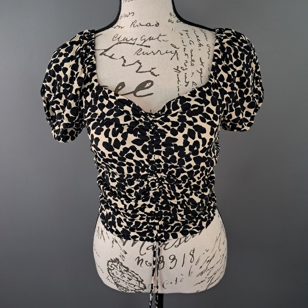 H&M Cropped Blouse Women Size XS Cheeta Print Short Sleeves Ruching Top